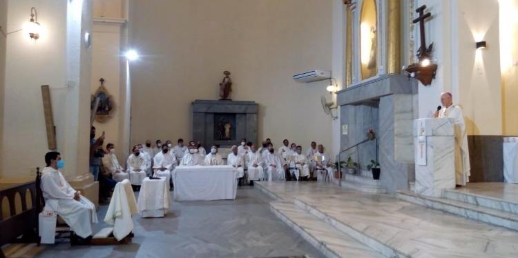 Mons. Stanovnik animó al nuevo sacerdote a emprender la misión