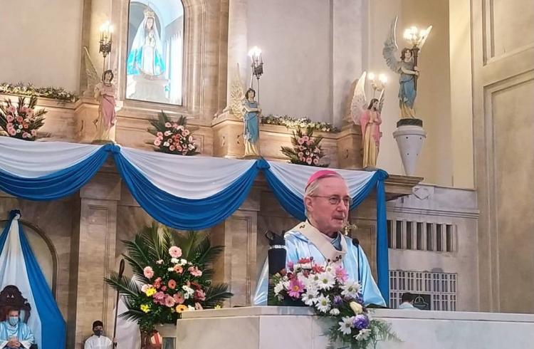 Mons. Stanovnik renovó la consagración de los correntinos a la Virgen de Itatí