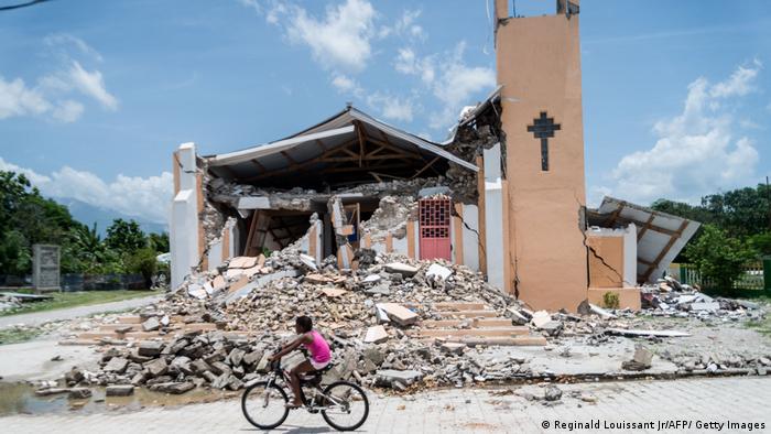 Obispo advierte que la mitad de la iglesias de Haití están destruidas