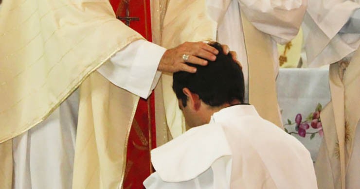 Ordenación sacerdotal en la arquidiócesis de Paraná