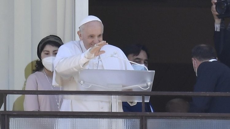 "Que todo enfermo reciba la unción de la cercanía", pidió el Papa