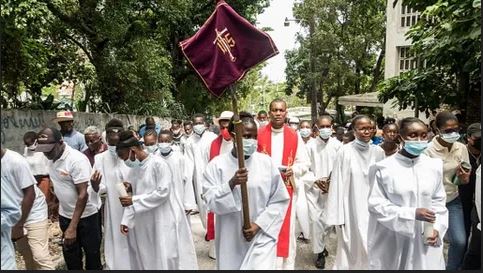 Secuestran en Haití a 5 sacerdotes, 2 religiosas y 3 laicos