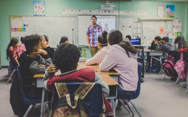 Septiembre, mes de la educación: "Artesanos de las nuevas generaciones"