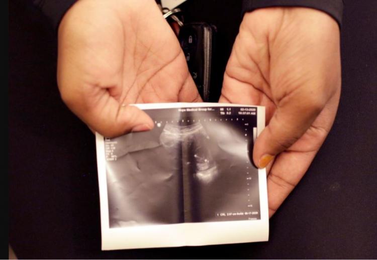Si se oye latir el corazón del feto, Texas prohíbe el aborto
