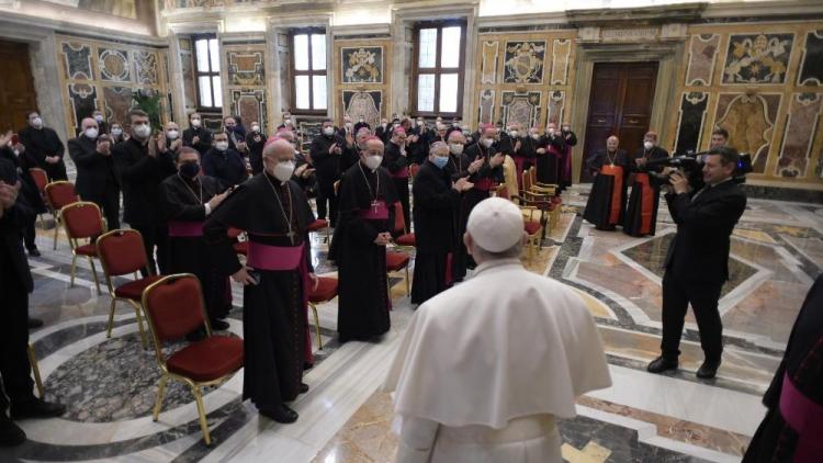 El Papa a los catequistas: Transmitir la fe con lenguaje que salga del corazón