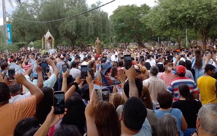 Una multitud manifestó su fe y amor a la Madre del Valle en Catamarca