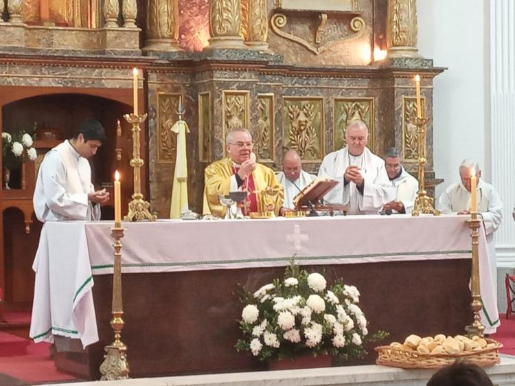 A imagen de San Antonio, Mons. Collazuol llamó a ser testigos del Evangelio