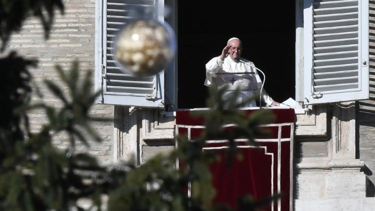 Ángelus del Papa: 'Del 'sí' de María dependía el destino de la humanidad'