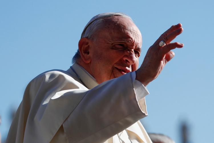 Apoyo de los obispos al Papa ante el "maltrato injusto" hacia su persona y su misión