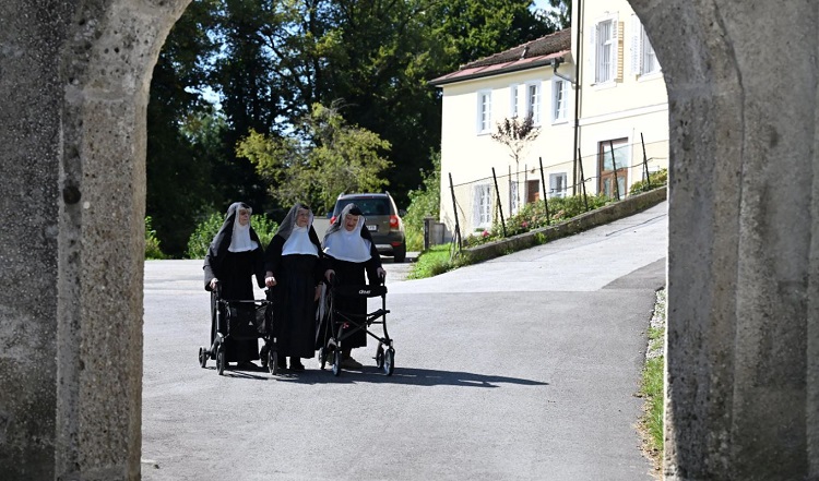 Austria: tres monjas octogenarias huyen del asilo y regresan a su convento Austria: tres monjas octogenarias huyen del asilo y regresan a su convento