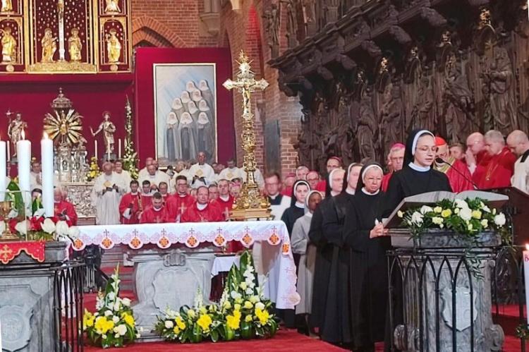 Beatificaron en Polonia a diez monjas mártires por defender su castidad