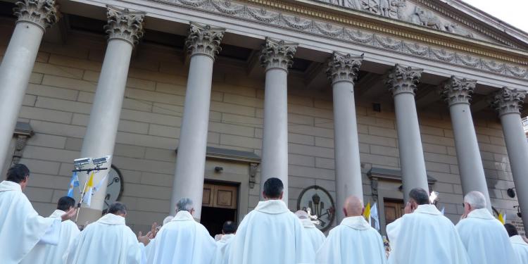 Buenos Aires: cambios en los destinos pastorales de sacerdotes porteños