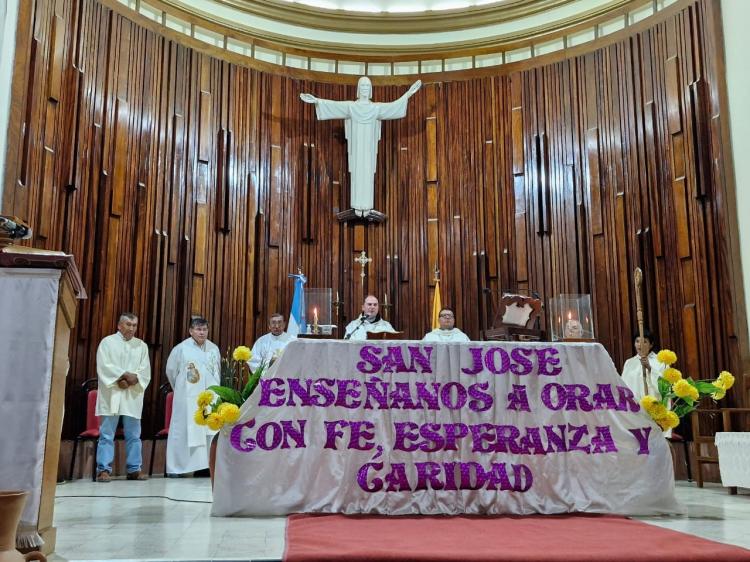 Cafayate: misa y procesión de carrozas en honor de san José