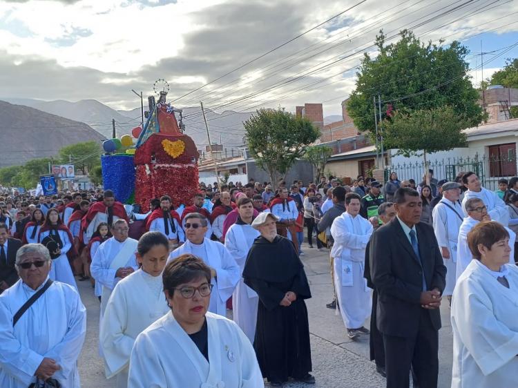 Cafayate: piadosa devoción mariana a la Virgen del Rosario Cafayate: piadosa devoción mariana a la Virgen del Rosario