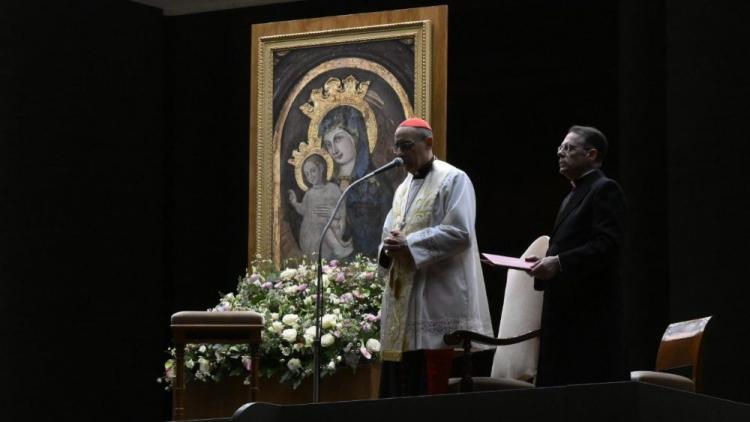 Card. Fernández: La oración por el Papa, un llamado a la esperanza por los sufrientes del mundo