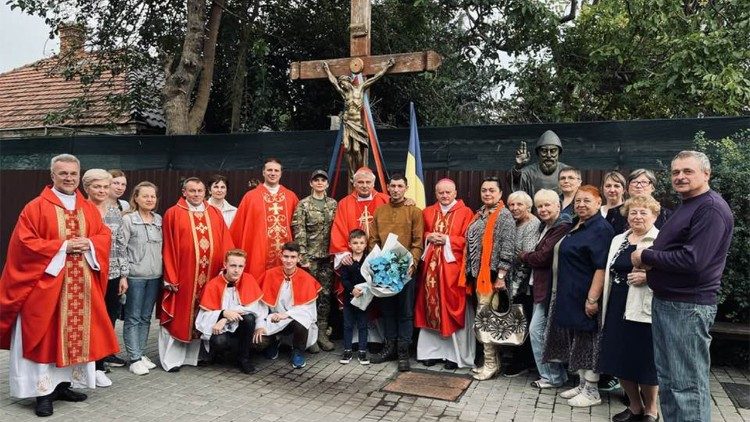 Card. Krajewski lleva la cercanía del Papa a las zonas de guerra en Ucrania