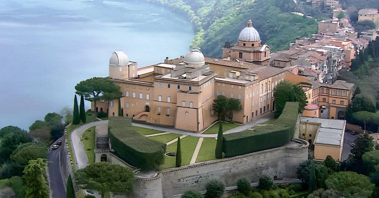Castel Gandolfo espera a León XIV con los brazos abiertos Castel Gandolfo espera a León XIV con los brazos abiertos