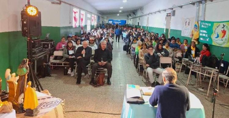 Catamarca: más de 600 personas participaron del Encuentro Diocesano de Catequistas Catamarca: más de 600 personas participaron del Encuentro Diocesano de Catequistas
