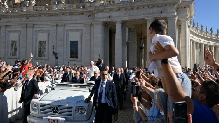 Catequesis del Papa: el Espíritu Santo hace viva y activa la Escritura