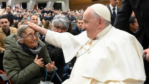 El Papa, en la catequesis: "Predicar la cercanía de Dios con nuestra mansedumbre"