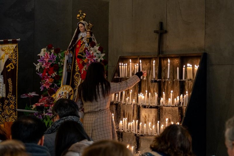 Chile honró con devoción a su patrona, la Virgen del Carmen Chile honró con devoción a su patrona, la Virgen del Carmen