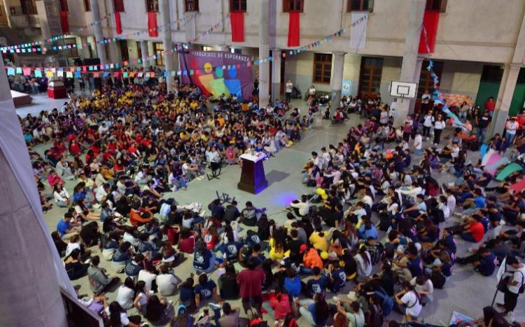 Salta: cientos de jóvenes participaron del Milagro Juvenil Salta: cientos de jóvenes participaron del Milagro Juvenil