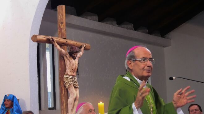 Comodoro Rivadavia: misa por los 50 años de vida sacerdotal del obispo y oraciones por su salud