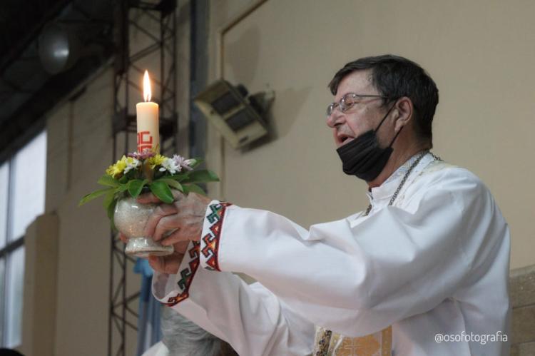 Con la Luz de la Paz de Belén, rezaron en San Isidro por los hermanos de Ucrania
