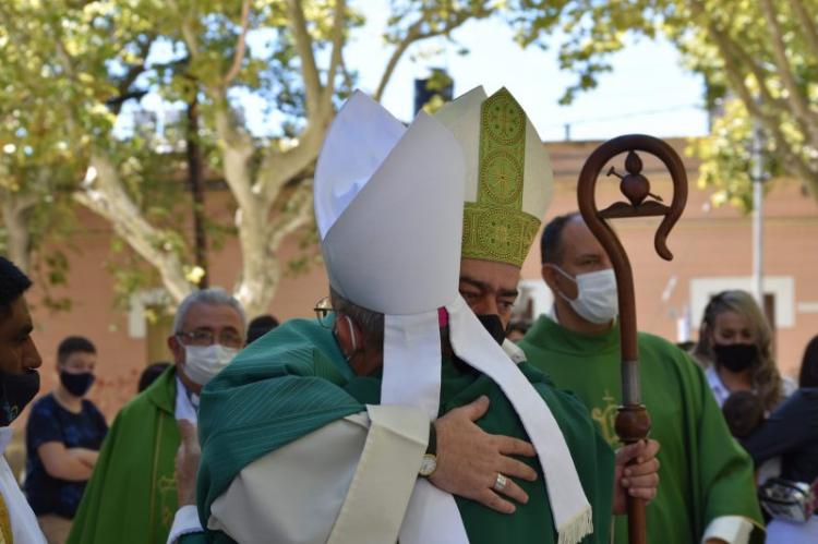 Con un llamado a la unidad y la paz, Mons. Domínguez inició su ministerio