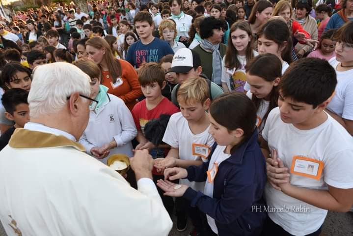 Concordia: misión, adoración y misa de niños para celebrar Corpus Christi