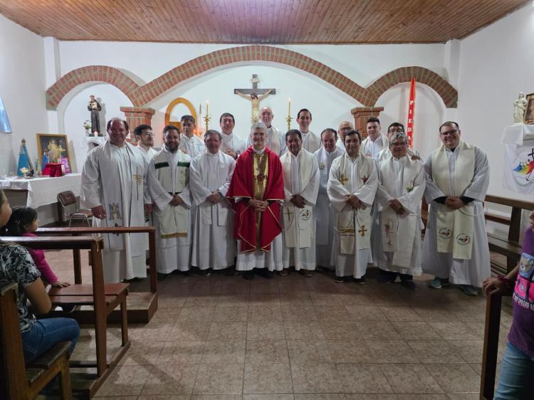 Convivencia anual del clero de Santo Tomé en la Isla Apipé Grande