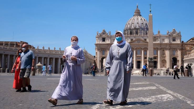 Covid: Suprimen la obligación del "pase verde" para entrar a las oficinas del Vaticano