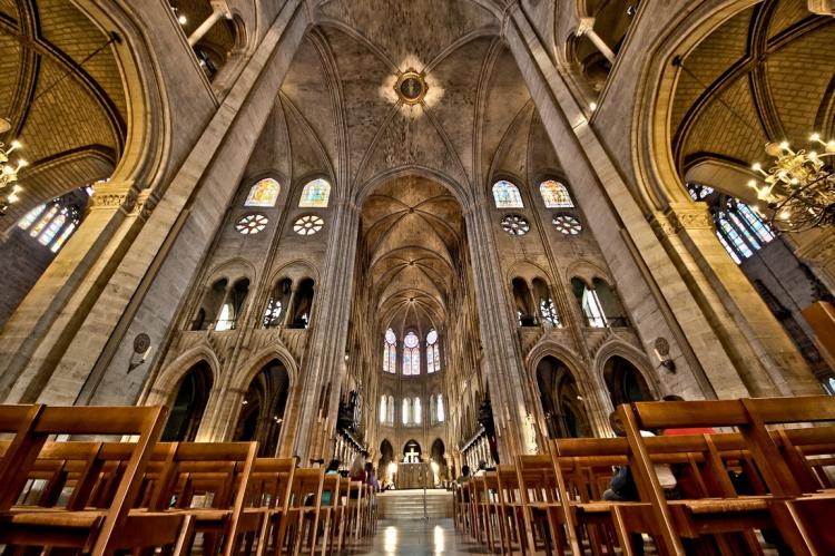 Critican planes en la restauración de Notre Dame