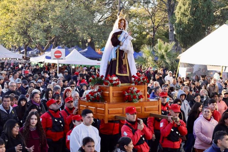Cruz del Eje celebró las fiestas patronales en honor de la Virgen del Carmen Cruz del Eje celebró las fiestas patronales en honor de la Virgen del Carmen