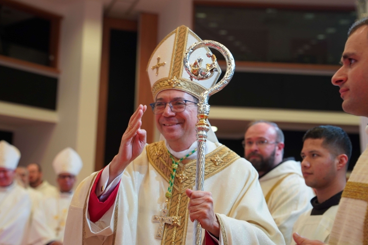 Después de 340 años, vuelve un obispo latino a la isla de Chipre
