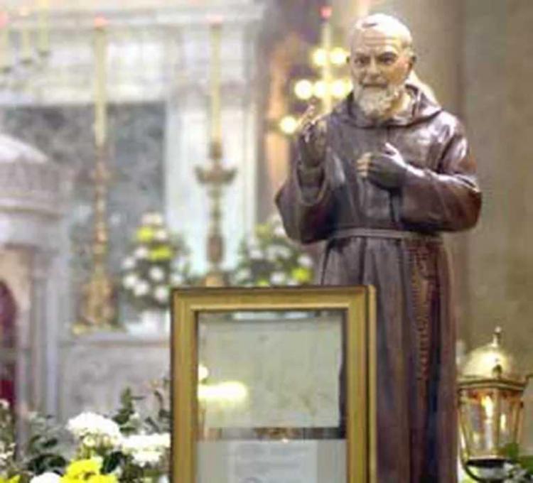 Devotos del Padre Pio rezarán por la paz en la catedral de Buenos Aires