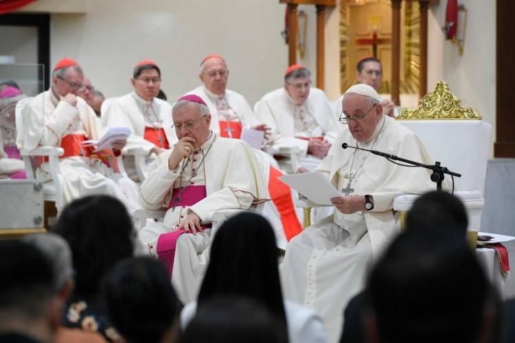 Difundan la alegría del Evangelio, alentó el Papa a los católicos de Bahréin