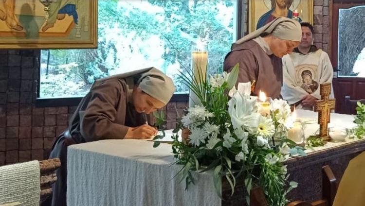 Profesión perpetua de dos hermanas en el Monasterio Abba Padre 