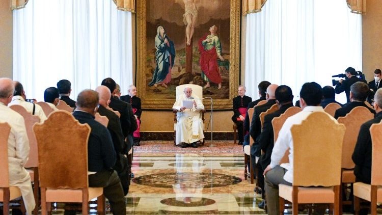 El Papa a los maristas: Educar para mirar "más allá" de una visión ilustrada