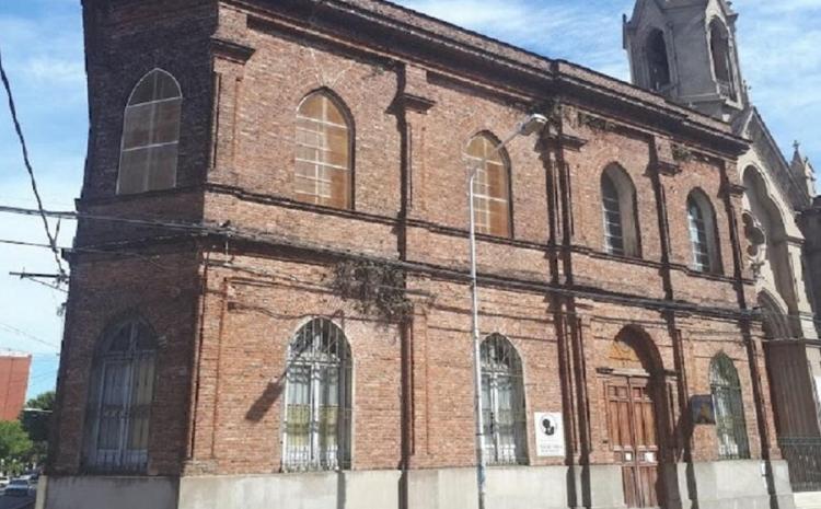 El arzobispado de Paraná denunció la usurpación de un inmueble parroquial