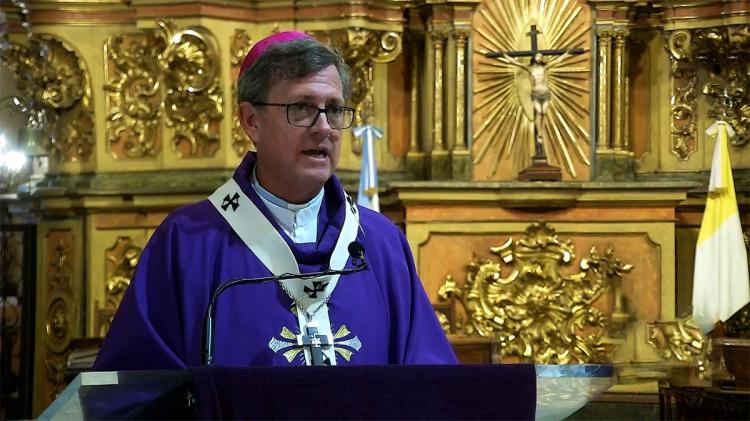 El arzobispo porteño reflexiona sobre el lugar del dinero en la sociedad y la parroquia