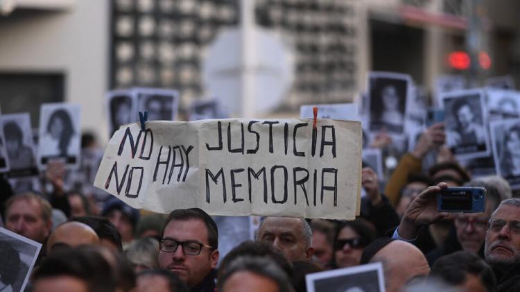El atentado contra la AMIA, una herida para toda la sociedad argentina