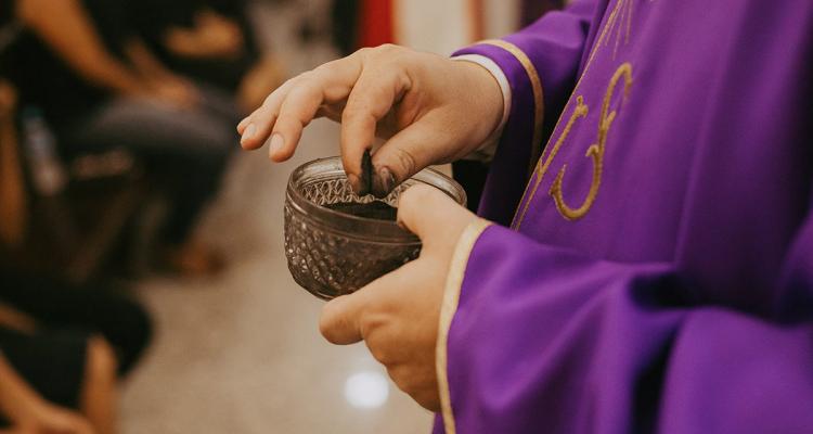 El Card. De Donatis presidirá la liturgia del Miércoles de Ceniza en lugar del Papa