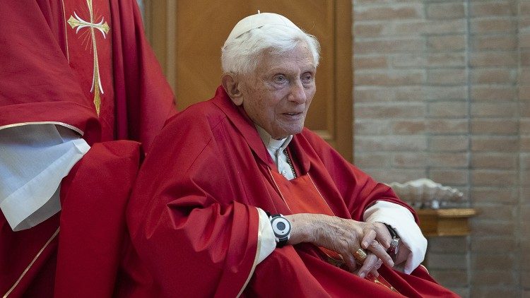 El Celam se une en oración por la salud de Benedicto XVI