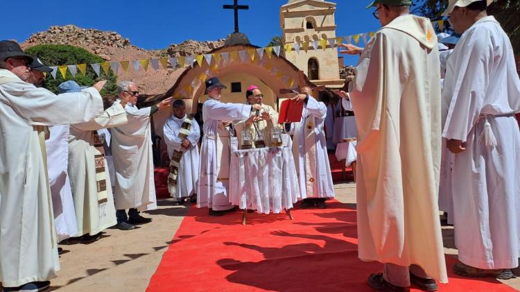 El clero humahuaqueño renovó sus promesas en el Pórtico de los Andes