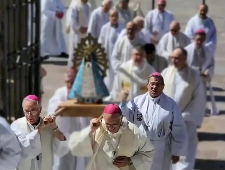 El deseo de la visita del Papa y la oración por la patria, ejes del plenario episcopal