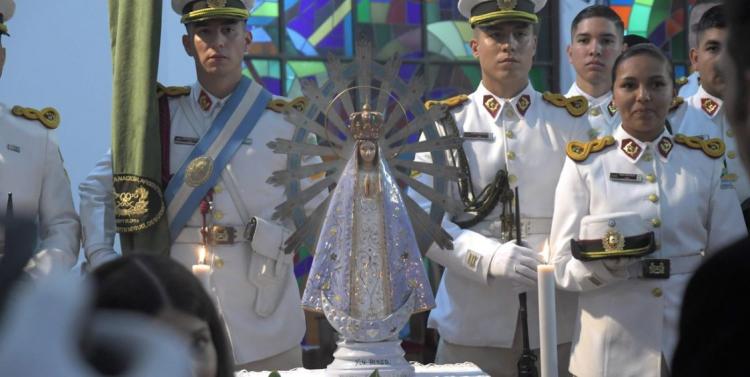El Gobierno nombró a la Virgen Luján comandante generala de la Gendarmería El Gobierno nombró a la Virgen Luján comandante generala de la Gendarmería