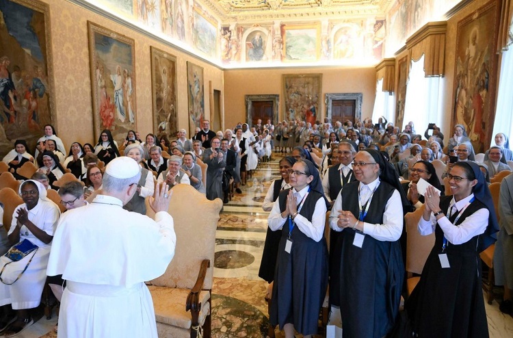'El mundo necesita mujeres generosas', dijo el Papa León a las religiosas 'El mundo necesita mujeres generosas', dijo el Papa León a las religiosas