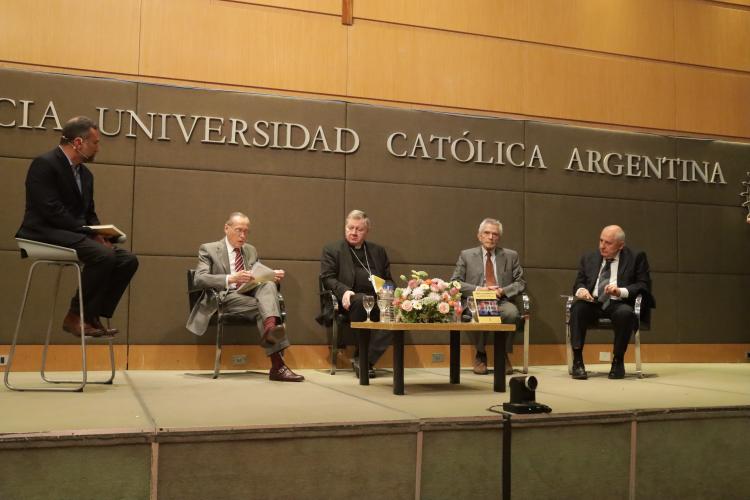 El nuncio apostólico, en la UCA: 'La diplomacia vaticana es una búsqueda de paz'