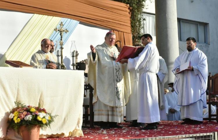 El nuncio presidió la fiesta patronal de la Virgen del Carmen en Formosa